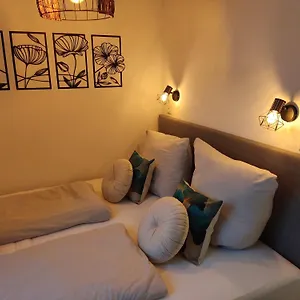 Apartment Ferienwohnung Enzian - Naehe Kapellplatz - Oeffentlicher Parkplatz - Aufzug, Altötting